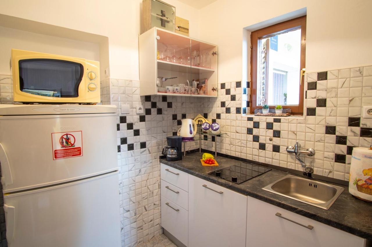 Apartman Luka Fažana Eksteriør bilde