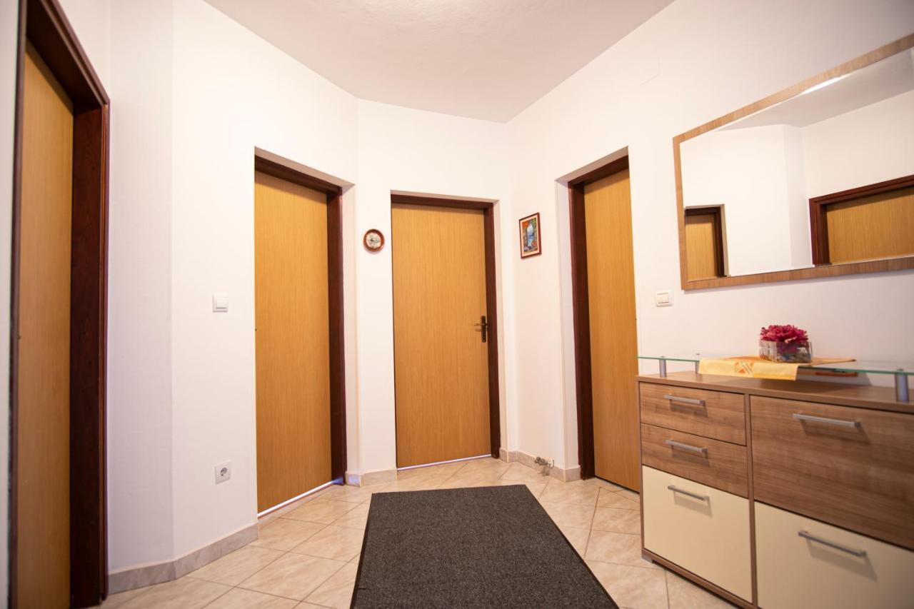 Apartman Luka Fažana Eksteriør bilde